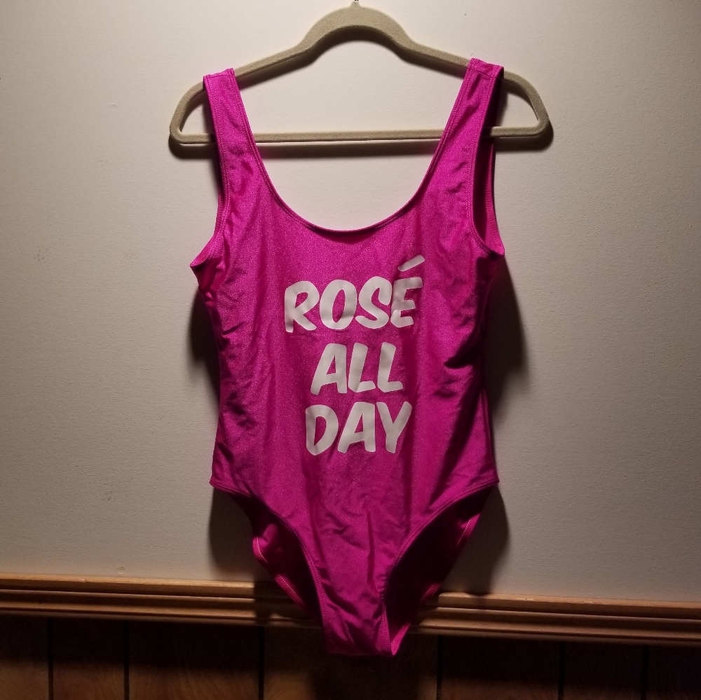 👙Sunny & Cocos Ŕose All Day one piece bathing suit